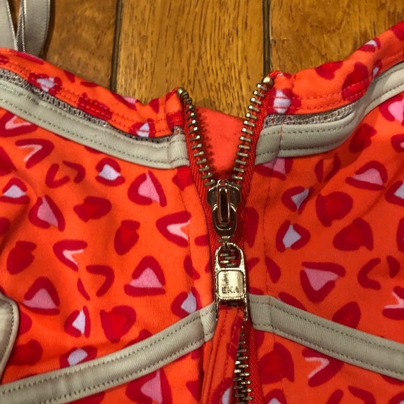 Zumba leopard print/cheetah print sports bra - Picture 3 of 4